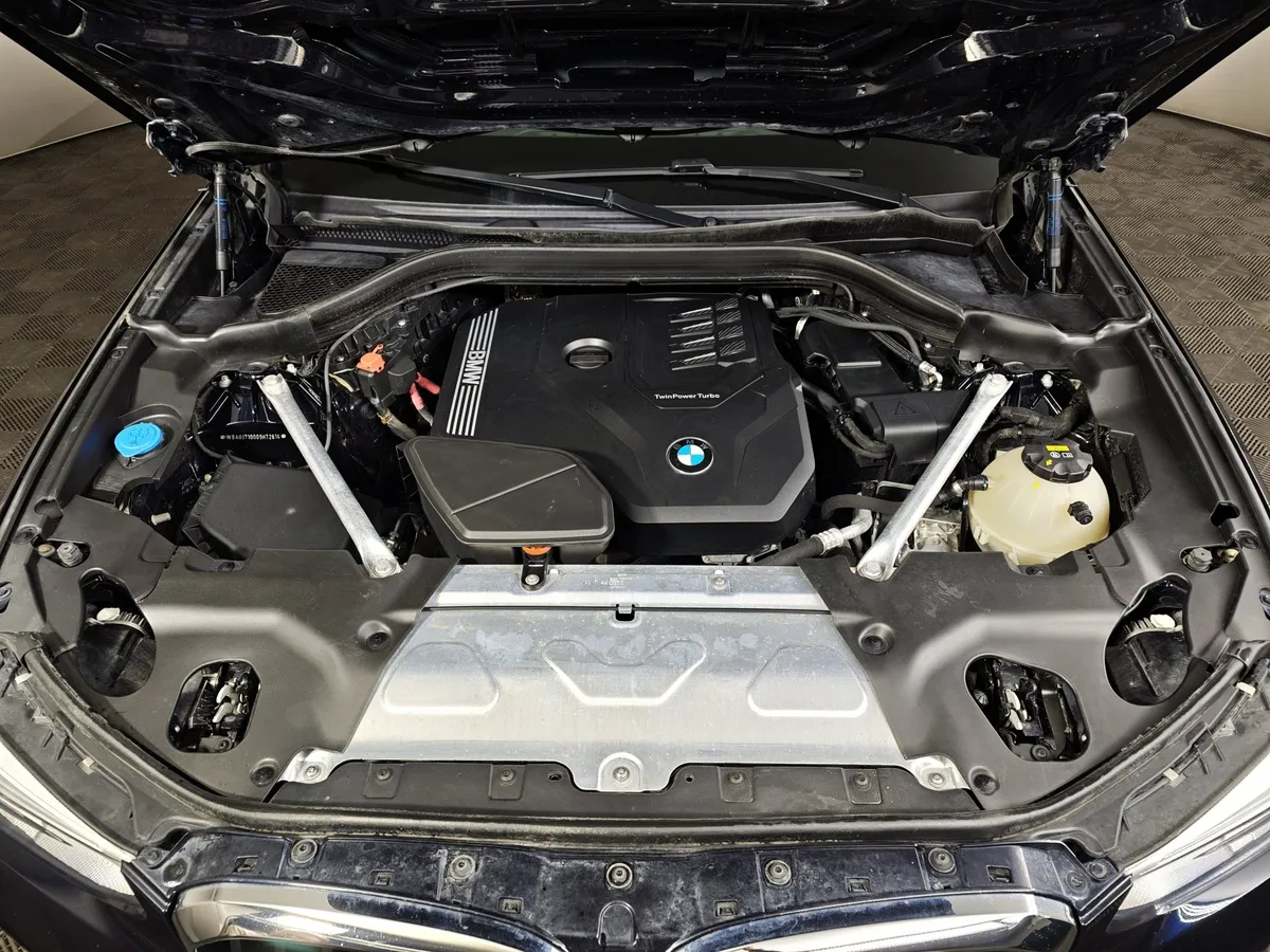 BMW X4 xDrive20i Steptronic (184 л.с.) Base Локальная сборка Черный в АВИЛОН. Слайд №10