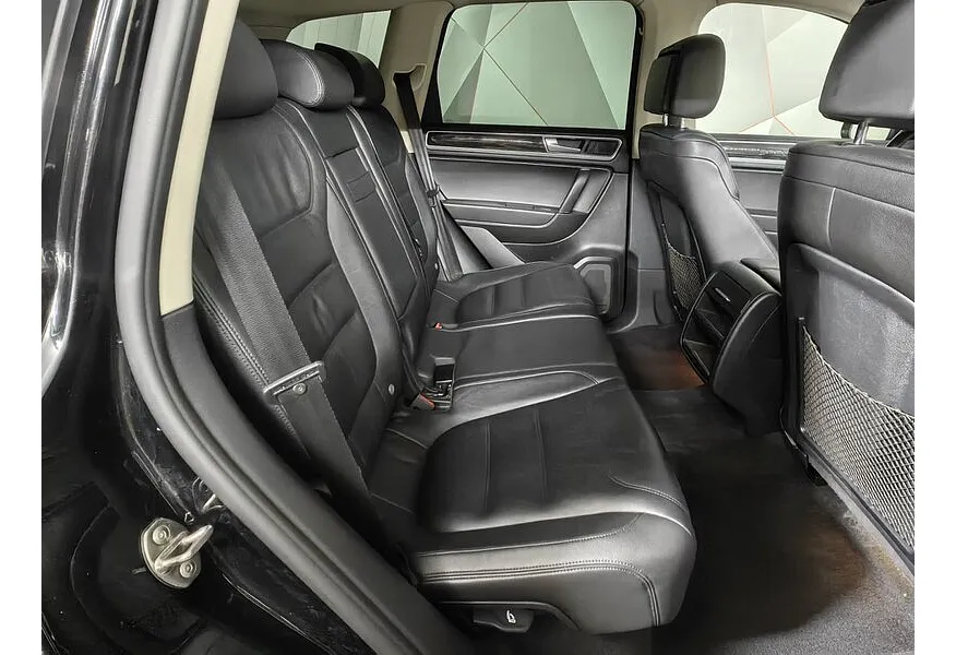 Volkswagen Touareg 3.6 FSI Tiptronic 4Motion (249 л.с.) V6 FSI Черный в АВИЛОН. Слайд №15