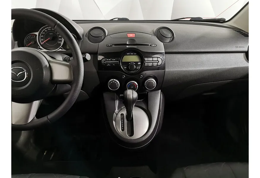 Mazda 2 1.5 AT (103 л.с.) Красный в АВИЛОН. Слайд №14