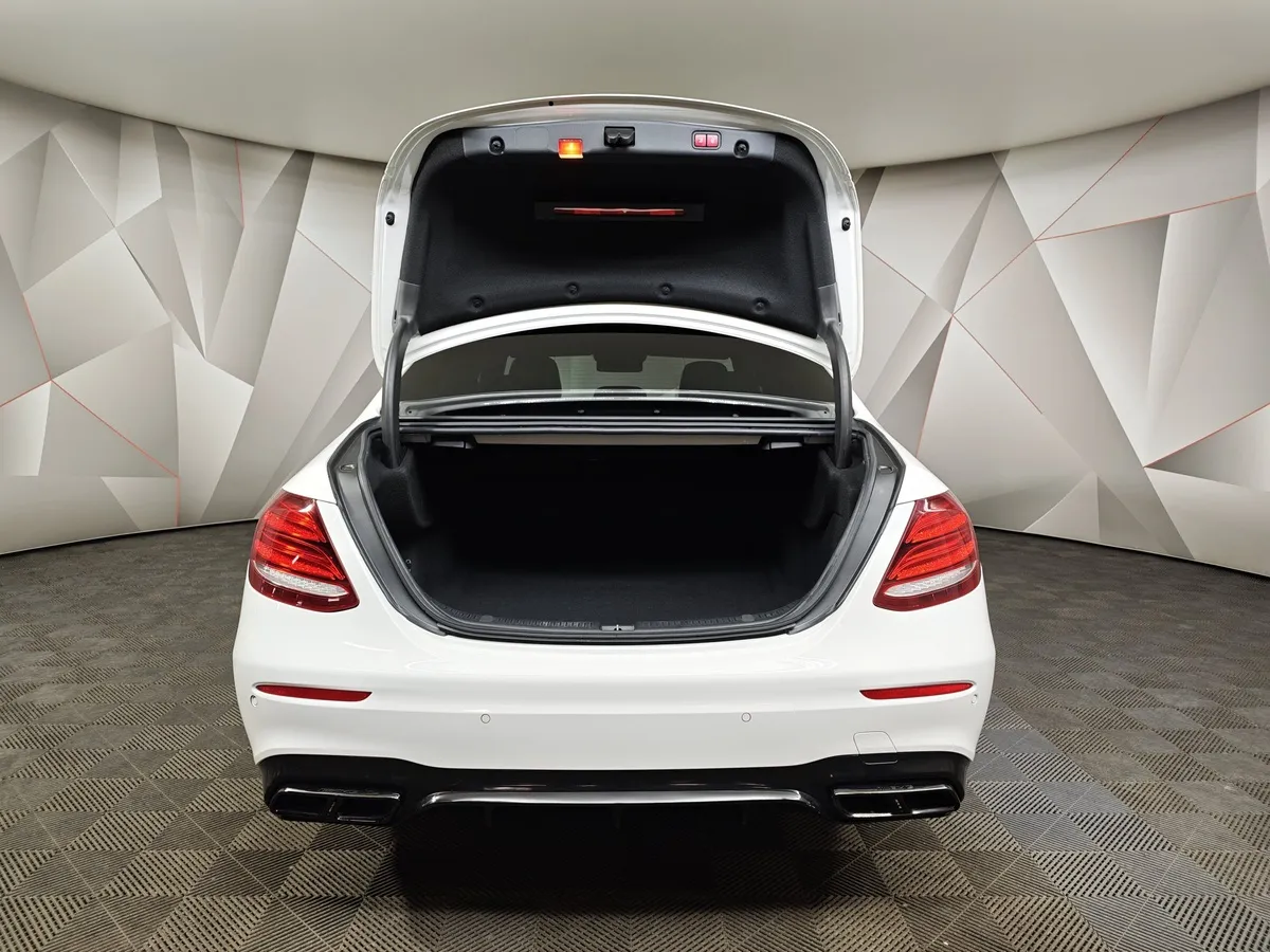 Mercedes-Benz E-Класс E 300 9G-TRONIC (245 л.с.) Sport Plus Белый в АВИЛОН. Слайд №11