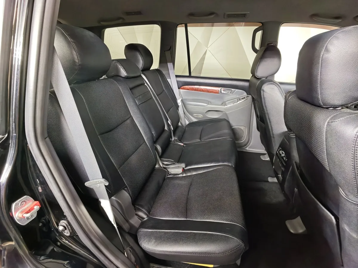 Toyota Land Cruiser Prado 4.0 AT (249 л.с.) Черный в АВИЛОН. Слайд №14