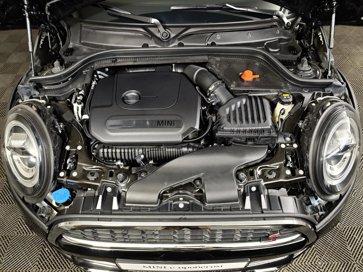 MINI 3 двери Cooper S 2.0 AT (192 л.с.) Черный в АВИЛОН. Слайд №9