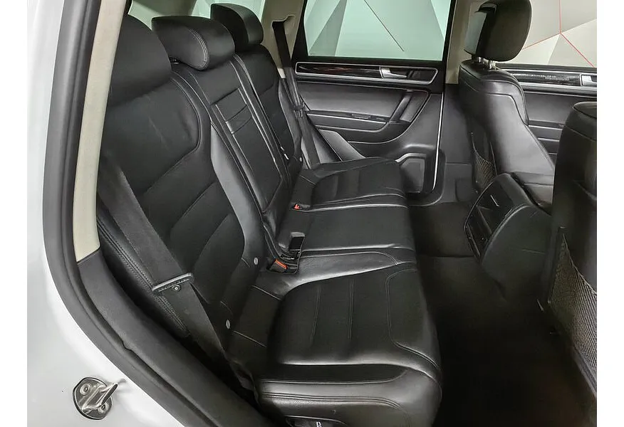 Volkswagen Touareg 3.6 FSI Tiptronic 4Motion (249 л.с.) V6 FSI Белый в АВИЛОН. Слайд №15