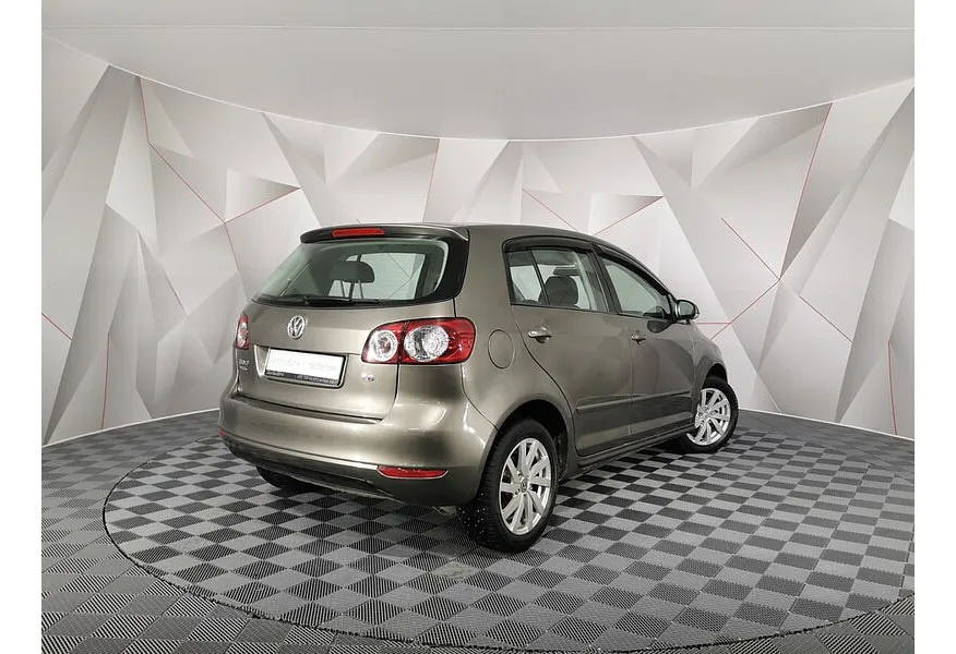 Volkswagen Golf 1.6 MT (102 л.с.) Trendline Коричневый в АВИЛОН. Слайд №2