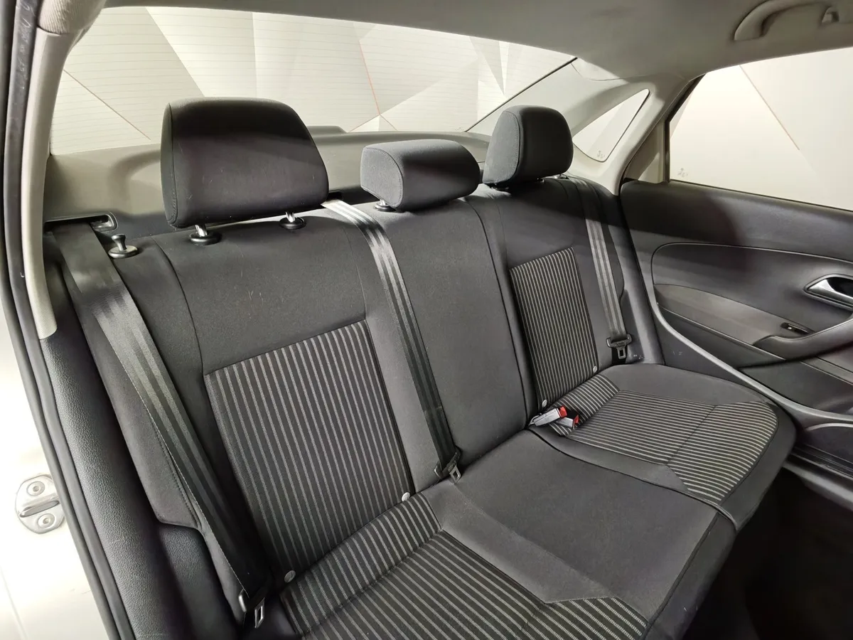 Volkswagen Polo 1.6 MT (105 л.с.) Comfortline Серебристый в АВИЛОН. Слайд №14