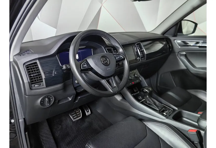 Skoda Kodiaq 2.0 TSI DSG 4X4 (180 л.с.) Черный в АВИЛОН. Слайд №19