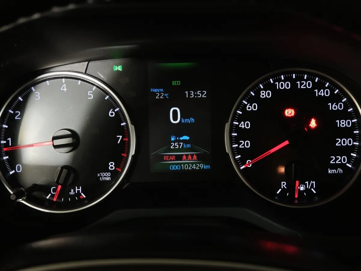Toyota RAV4 2.0i MT (149 л.с.) Черный в АВИЛОН. Слайд №17