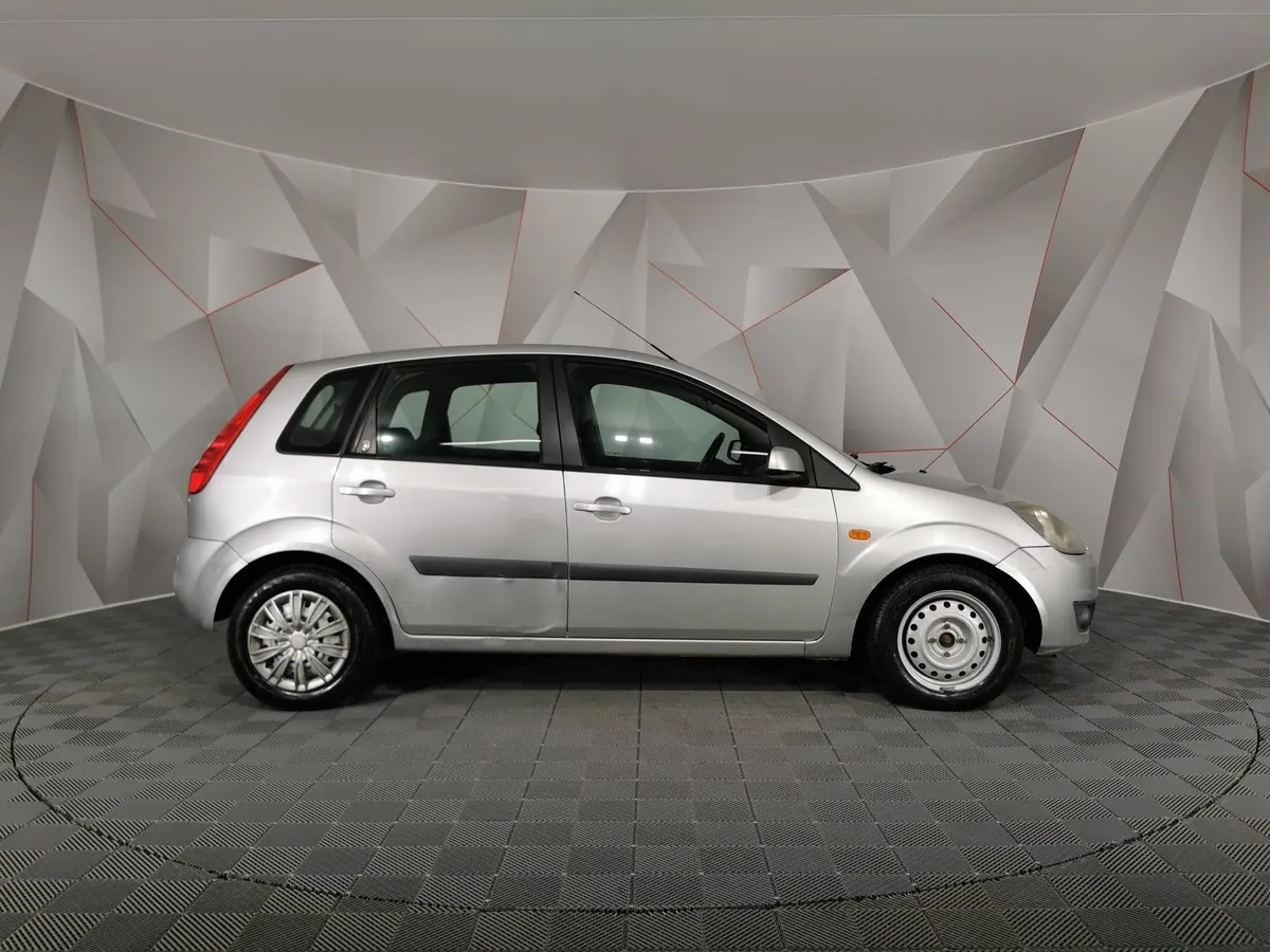 Ford Fiesta 1.6 Flex MT (100 л.с.) Серебристый в АВИЛОН. Слайд №6