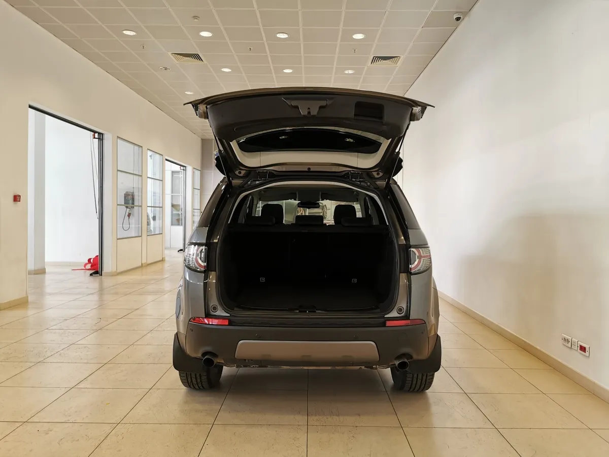 Land Rover Discovery Sport 2.0 Si4 AT 4WD (240 л.с.) SE Серый в АВИЛОН. Слайд №11