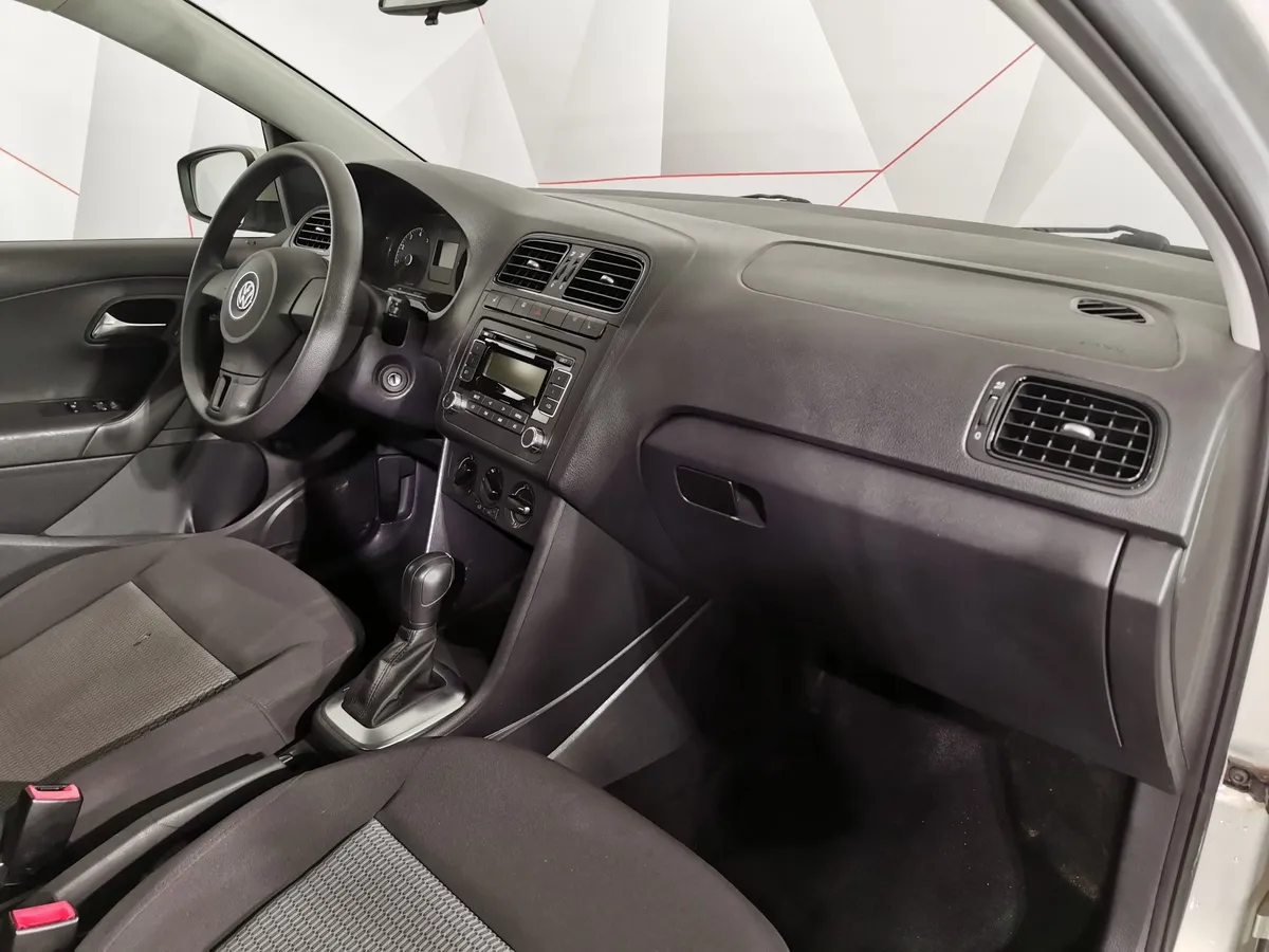 Volkswagen Polo 1.6 Tiptronic (105 л.с.) Comfortline Серебристый в АВИЛОН. Слайд №12