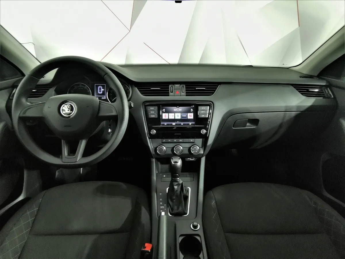 Skoda Octavia 1.6 AT (110 л.с.) Белый в АВИЛОН. Слайд №13