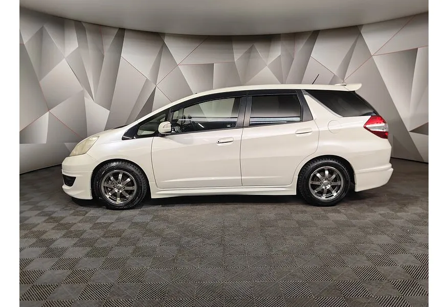 Honda Fit Shuttle 1.5 CVT (120 л.с.) Белый в АВИЛОН. Слайд №5