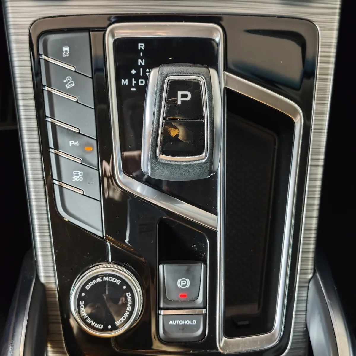 Geely Atlas Pro 1.5T 7DCT AWD (177 л.с.) Flagship Красный в АВИЛОН. Слайд №22