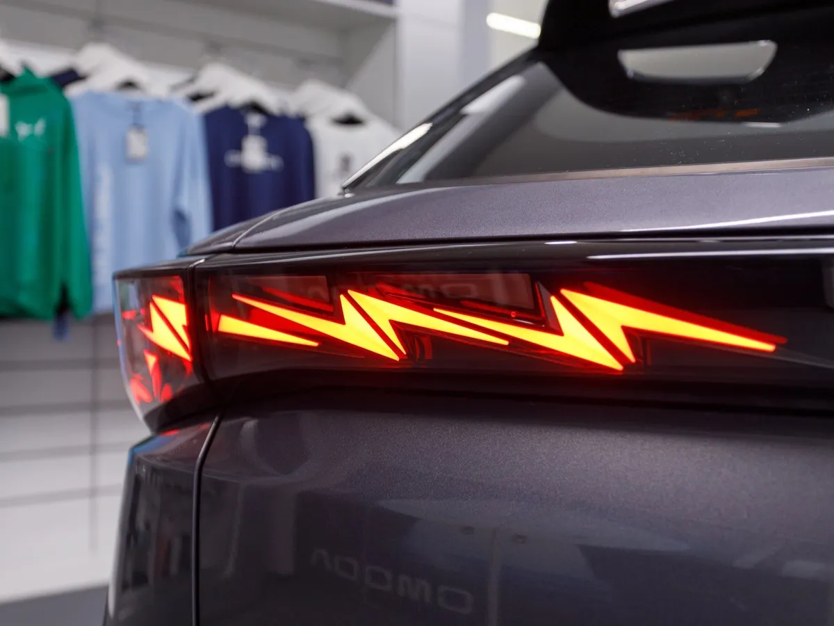 Omoda C5 1.5T DCT AWD (147 л.с.) Стиль Серый в АВИЛОН. Слайд №17