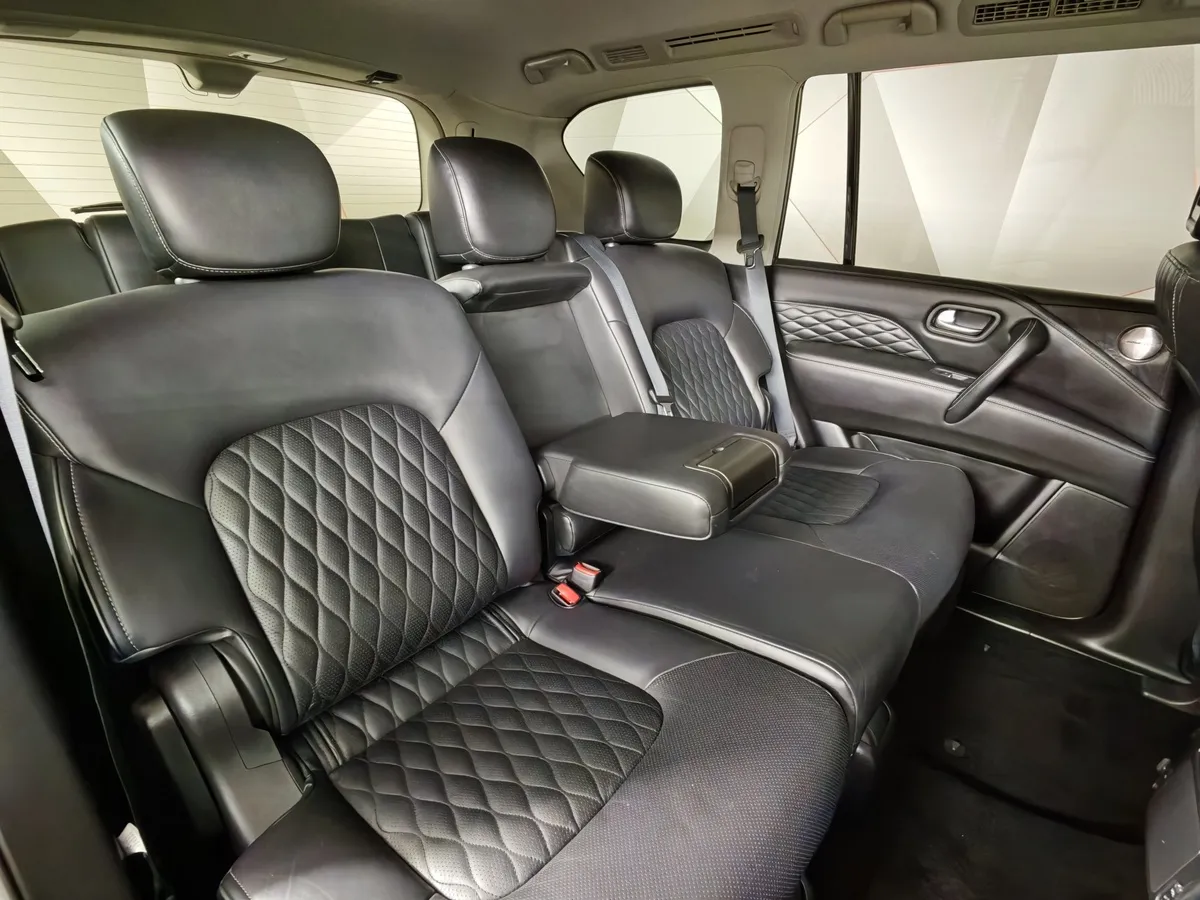 Infiniti QX80 5.6 АТ AWD (405 л.с.) Серый в АВИЛОН. Слайд №17