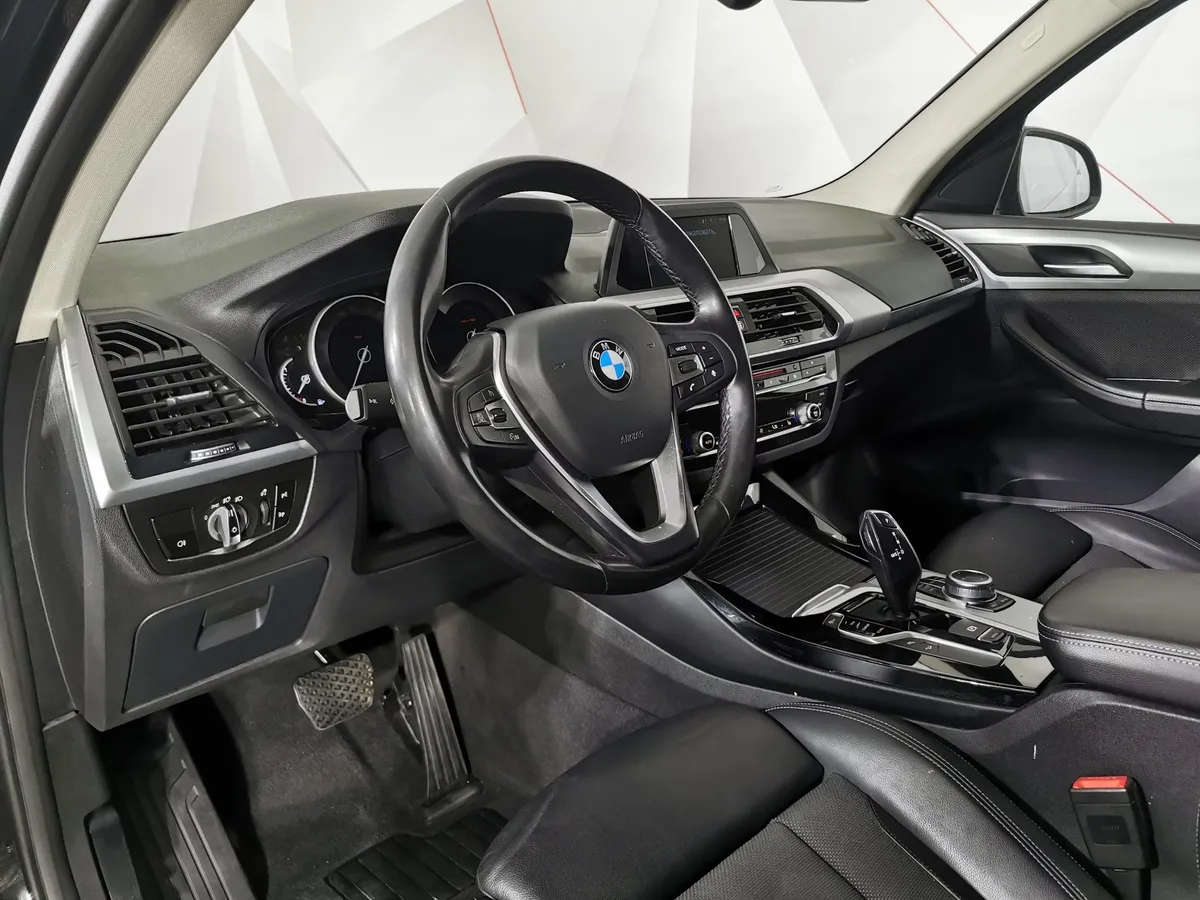 BMW X3 xDrive20i AT (184 л.с.) Base Локальная сборка Черный в АВИЛОН. Слайд №12