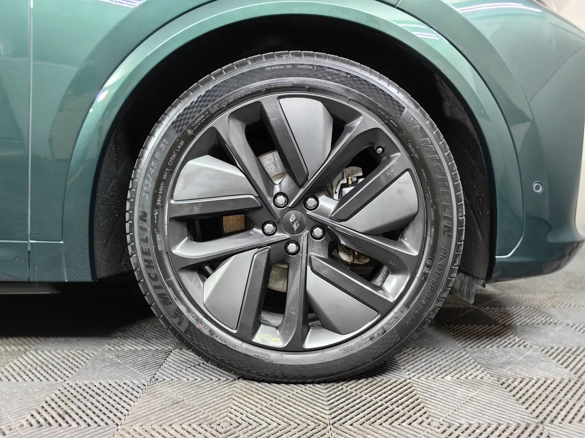 Li Auto L7 1.5 AT 4WD (449 л.с.) Pro Зеленый в АВИЛОН. Слайд №9