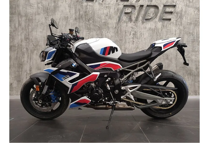 BMW Motorrad M 1000 R M 1000 R 999 см³ (210) 999 Серый в АВИЛОН. Слайд №2
