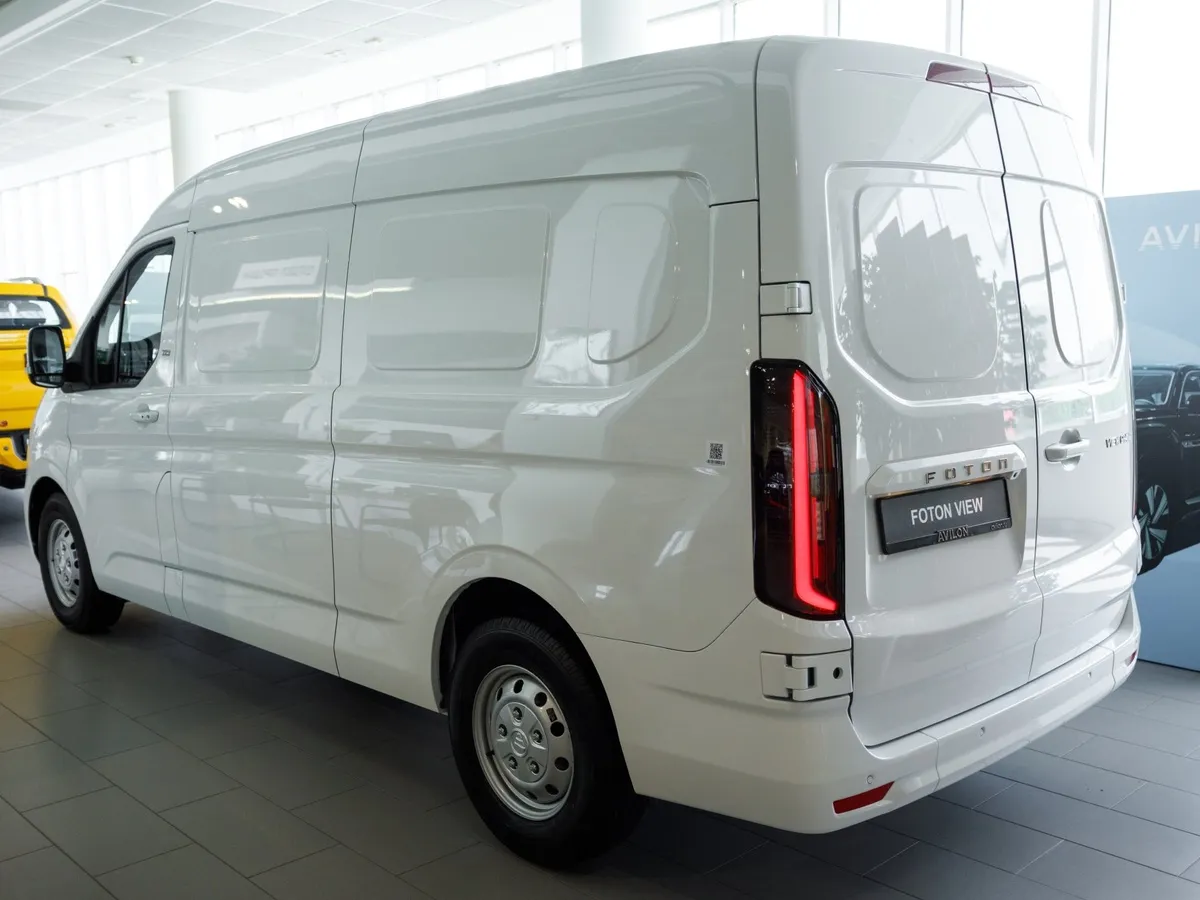 Foton View 2.0D 8AT RWD (159 л.с.) H1 1990 Белый в АВИЛОН. Слайд №3