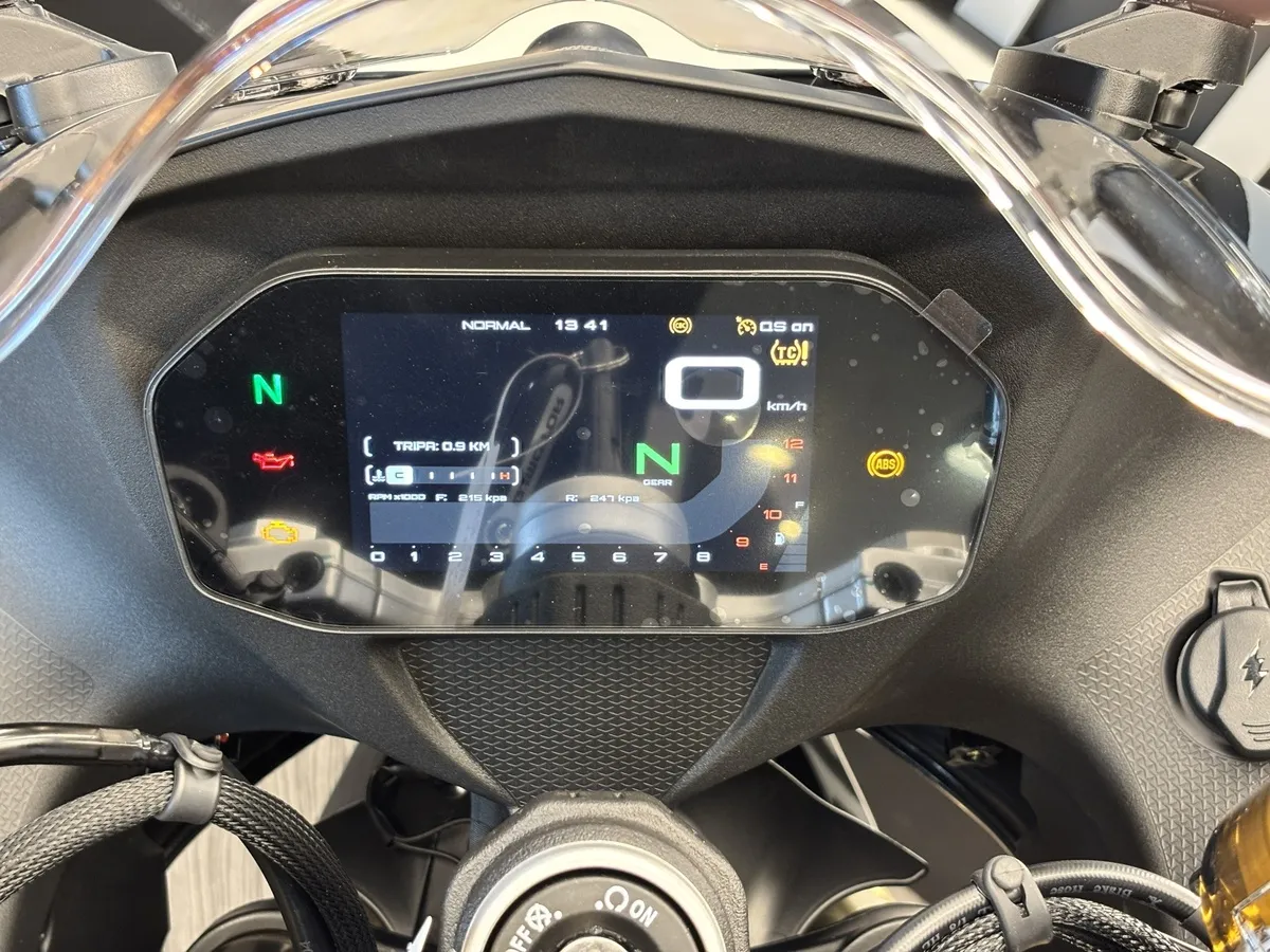 QJMOTOR SRK 800 RR 778 см³ (95 л.с.) 778 Черный в АВИЛОН. Слайд №7