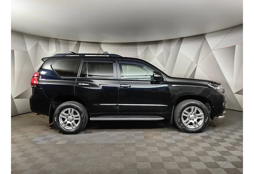 Toyota Land Cruiser Prado 2.8 D AT 4WD (5 мест) (177 л.с.) Комфорт Черный в АВИЛОН. Слайд №6