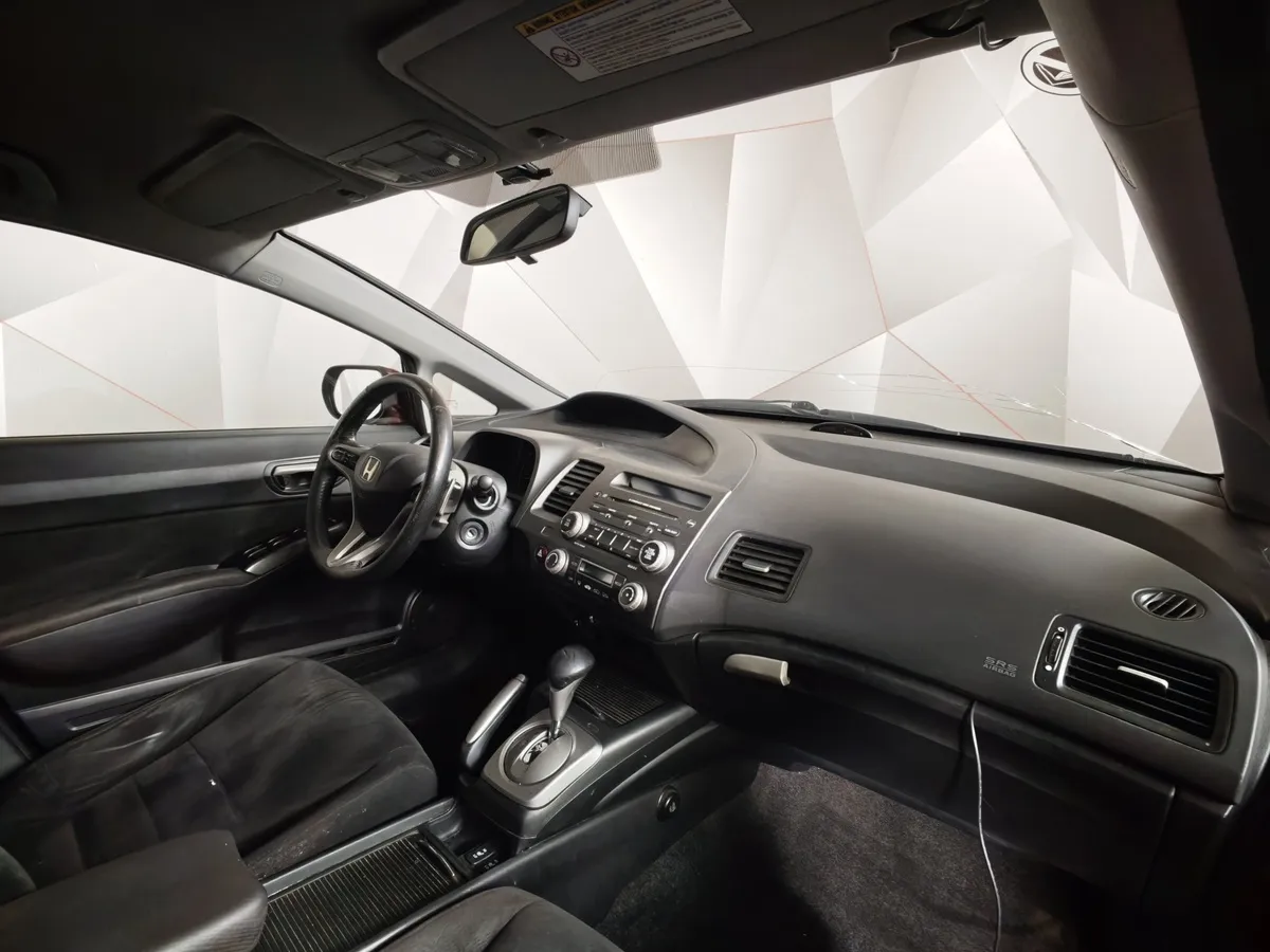 Honda Civic 1.8 AT (142 л.с.) Красный в АВИЛОН. Слайд №10