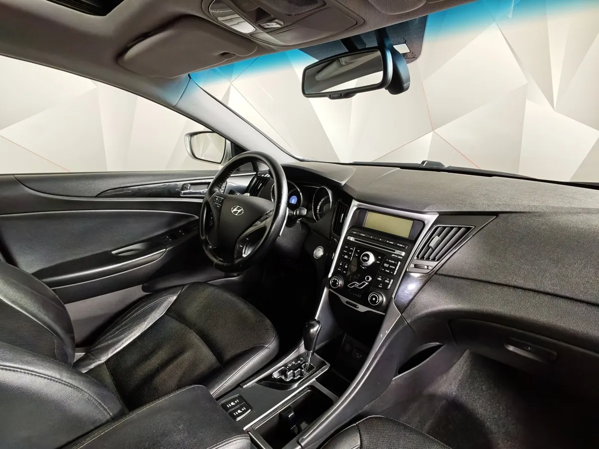 Hyundai Sonata 2.0 MPi AT (150 л.с.) Style Серебристый в АВИЛОН. Слайд №13
