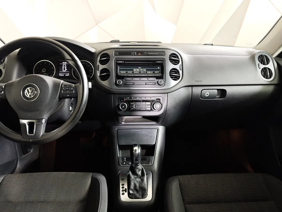 Volkswagen Tiguan 2.0 TSI 4Motion AT (170 л.с.) Sport & Style Серебристый в АВИЛОН. Слайд №14