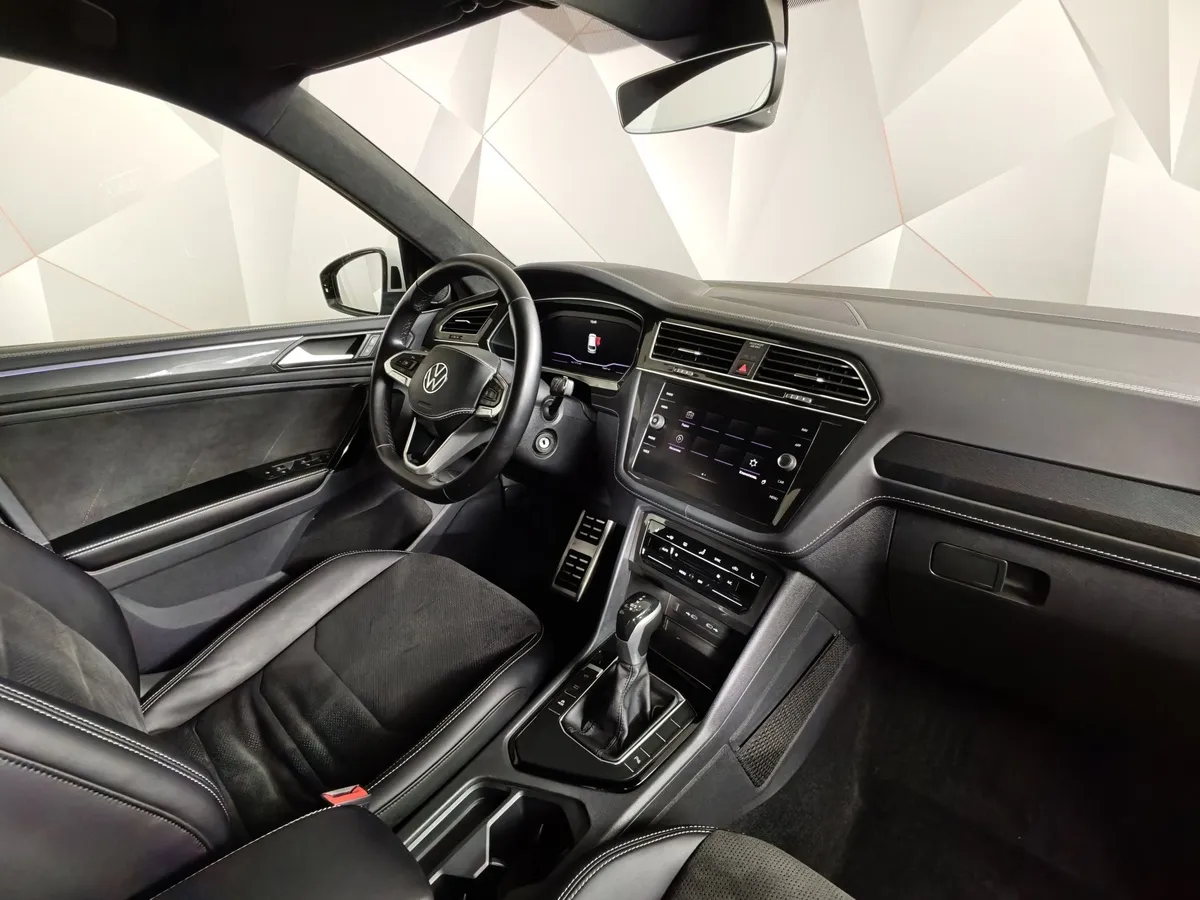 Volkswagen Tiguan 1.4 TSI BlueMotion DSG (150 л.с.) Белый в АВИЛОН. Слайд №13