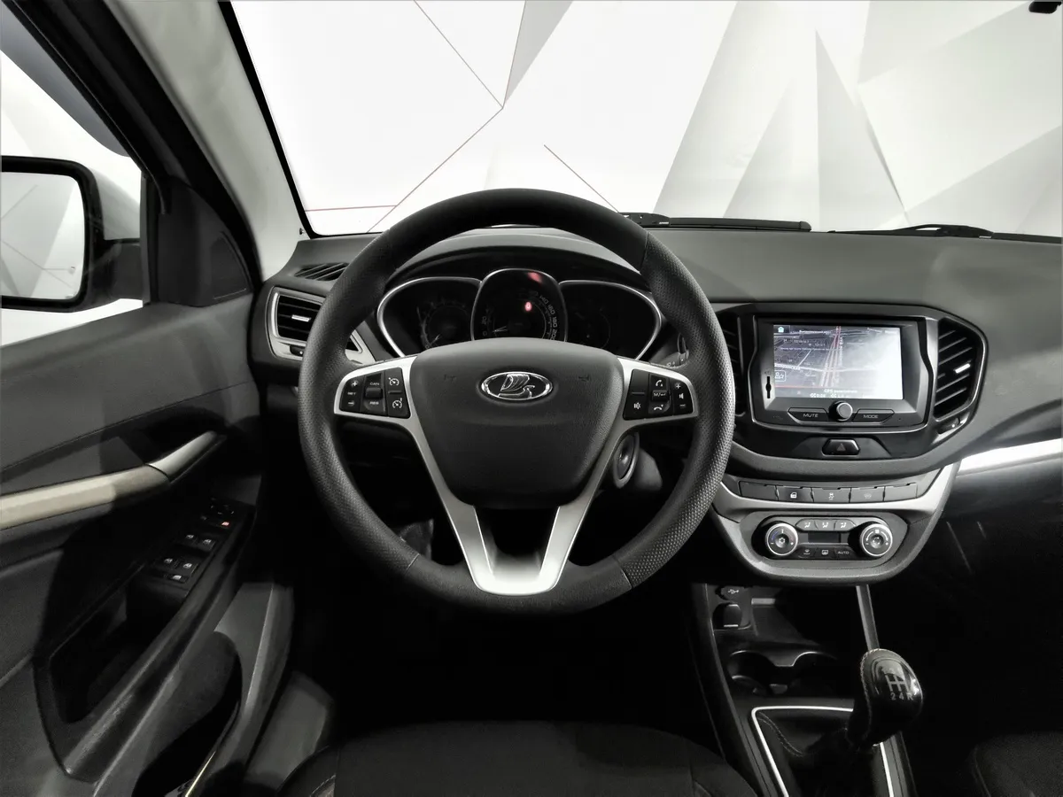 ВАЗ (Lada) Vesta 1.8 MT (122 л.с.) Luxe Multimedia Белый в АВИЛОН. Слайд №19