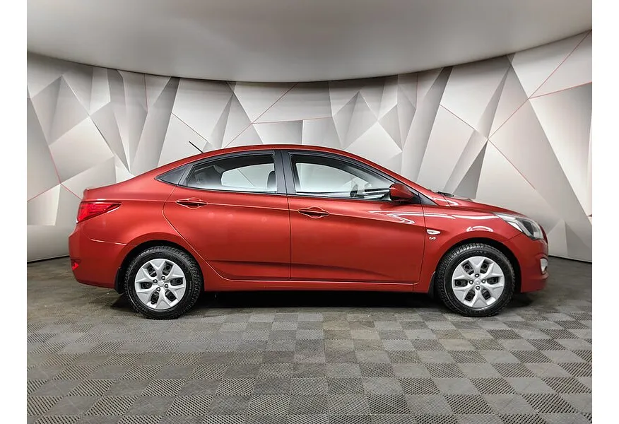 Hyundai Solaris 1.6 MT (123 л.с.) Comfort Красный в АВИЛОН. Слайд №6