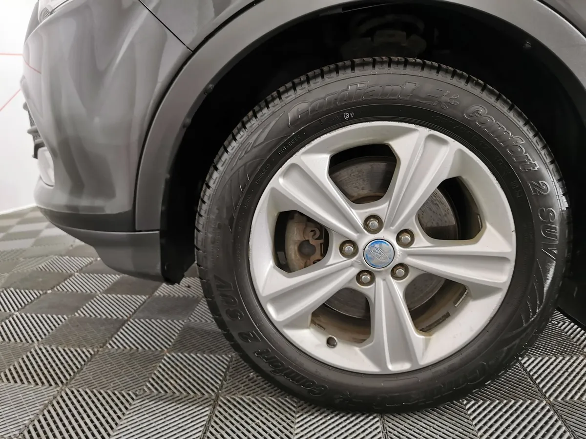Ford Kuga 1.6 EcoBoost AT AWD (150 л.с.) Черный в АВИЛОН. Слайд №9