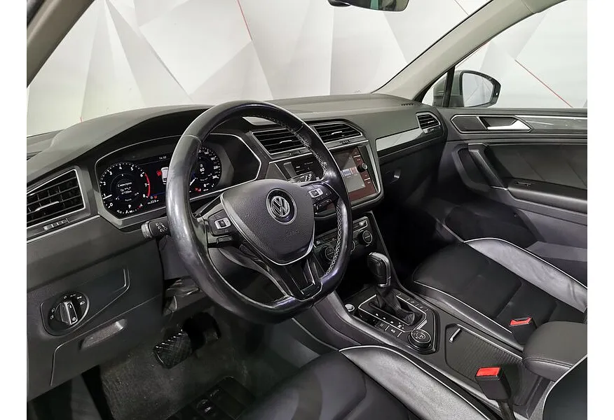 Volkswagen Tiguan 2.0 TSI 4Motion DSG (180 л.с.) Highline Серебристый в АВИЛОН. Слайд №13