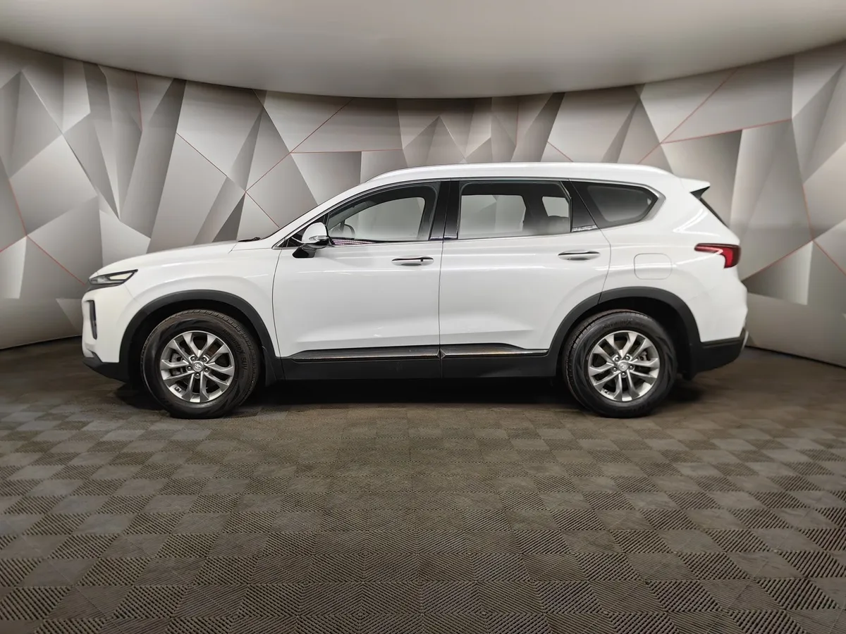 Hyundai Santa Fe 2.4 (188 л.с.) - 6AT Lifestyle + Smart Sense Белый в АВИЛОН. Слайд №5
