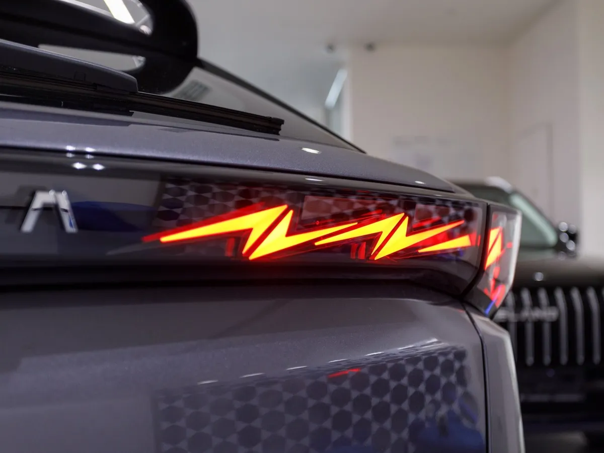 Omoda C5 1.5T DCT AWD (147 л.с.) Стиль Серый в АВИЛОН. Слайд №16
