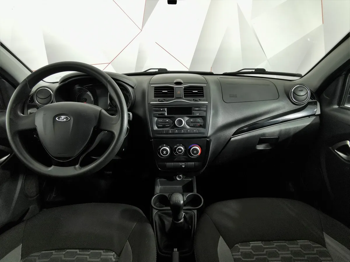 ВАЗ (Lada) Granta 1.6 MT (106 л.с.) Белый в АВИЛОН. Слайд №13