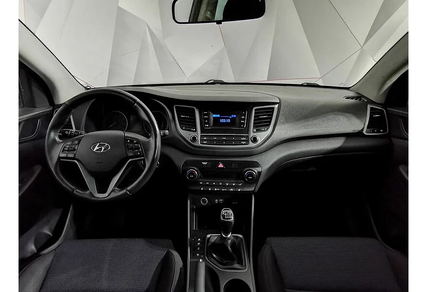 Hyundai Tucson 2.0 (150 л.с.) MPi-6MT-4WD Family Серый в АВИЛОН. Слайд №14