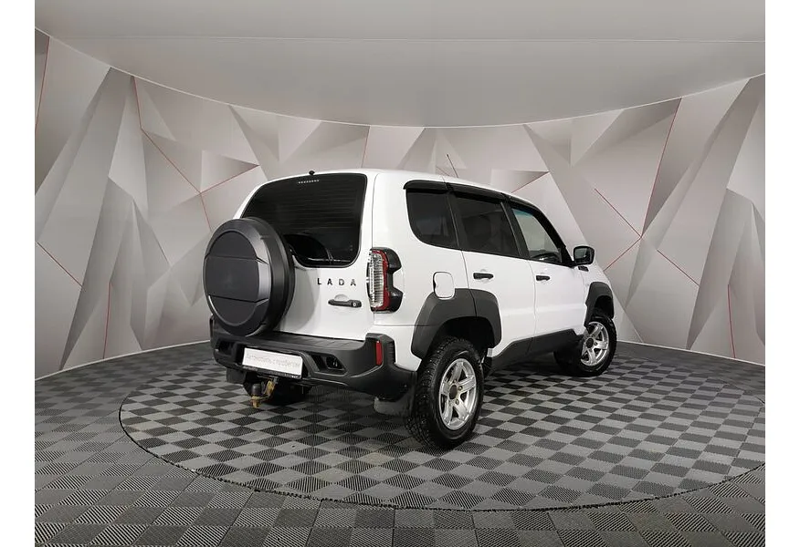 ВАЗ (Lada) Niva 1.7 MT 4WD (80 л.с.) Black Белый в АВИЛОН. Слайд №2