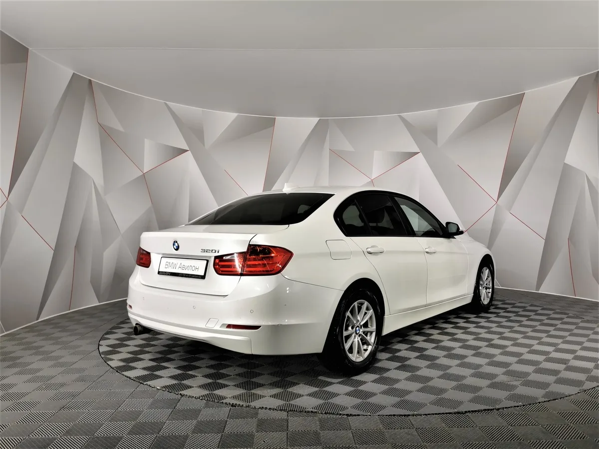 BMW 3 серия 320i AT (184 л.с.) Белый в АВИЛОН. Слайд №2