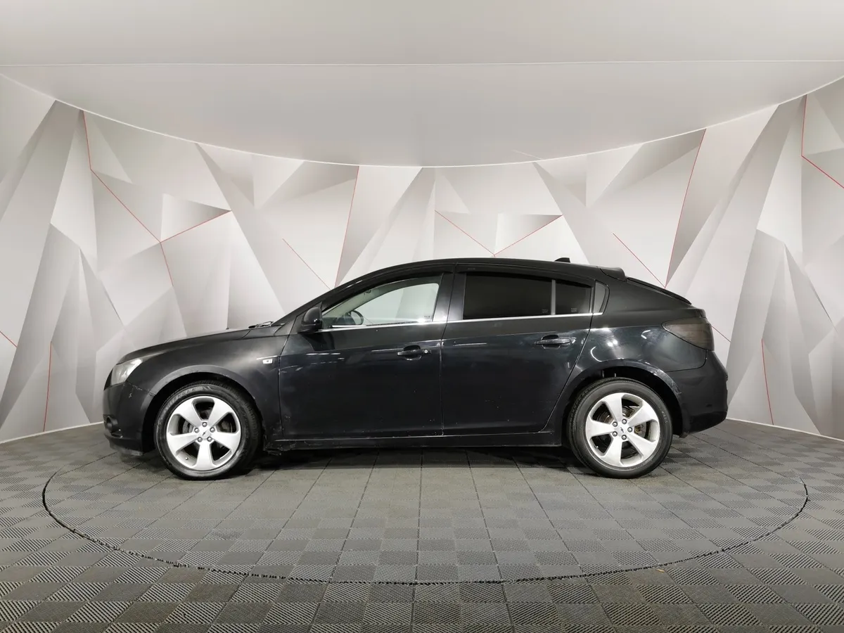 Chevrolet Cruze 1.8 MT (141 л.с.) Черный в АВИЛОН. Слайд №5