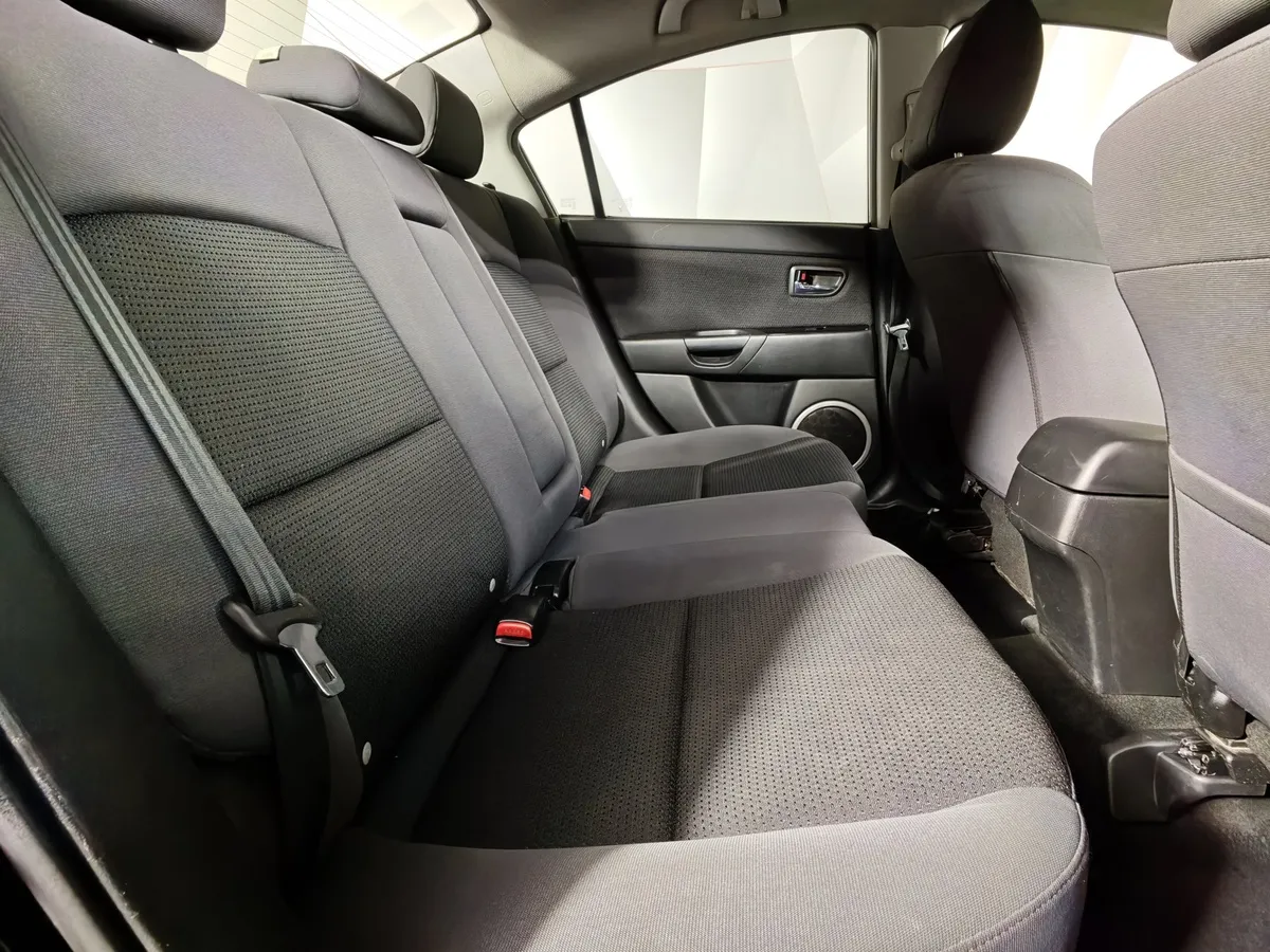 Mazda 3 1.6 AT (105 л.с.) Черный в АВИЛОН. Слайд №14