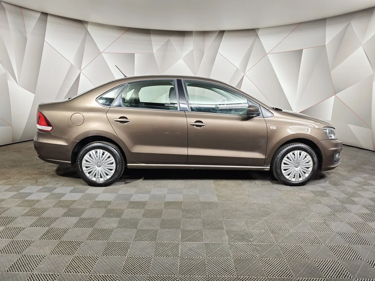 Volkswagen Polo 1.6 MT (105 л.с.) Comfortline Коричневый в АВИЛОН. Слайд №6