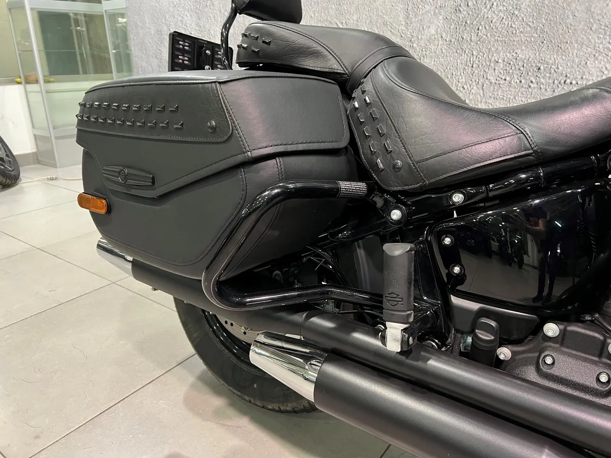 Harley-Davidson FLHCS Heritage Classic 114 1868 см³ (93 л.с.) (93) 1868 Черный в АВИЛОН. Слайд №7