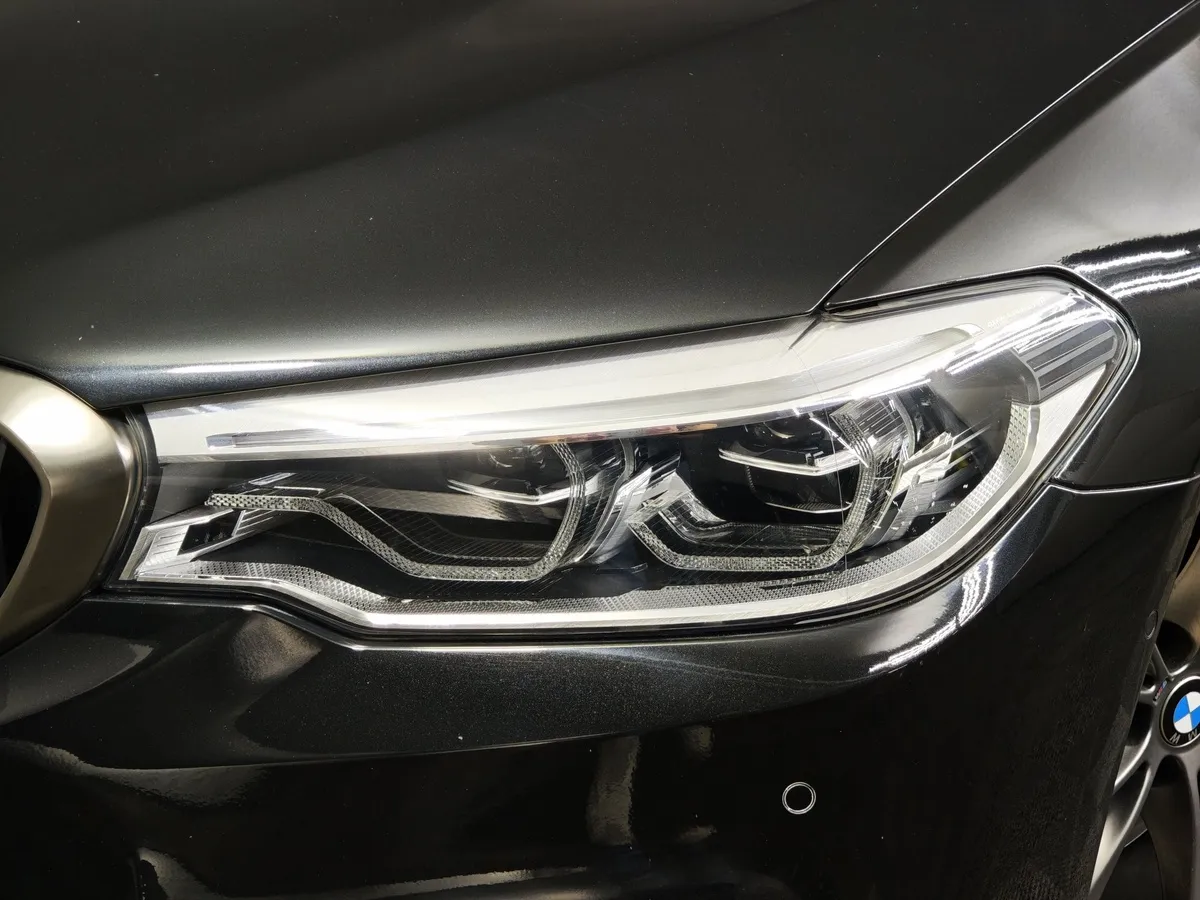 BMW 5 серия M550d xDrive Steptronic (400 л.с.) Черный в АВИЛОН. Слайд №8