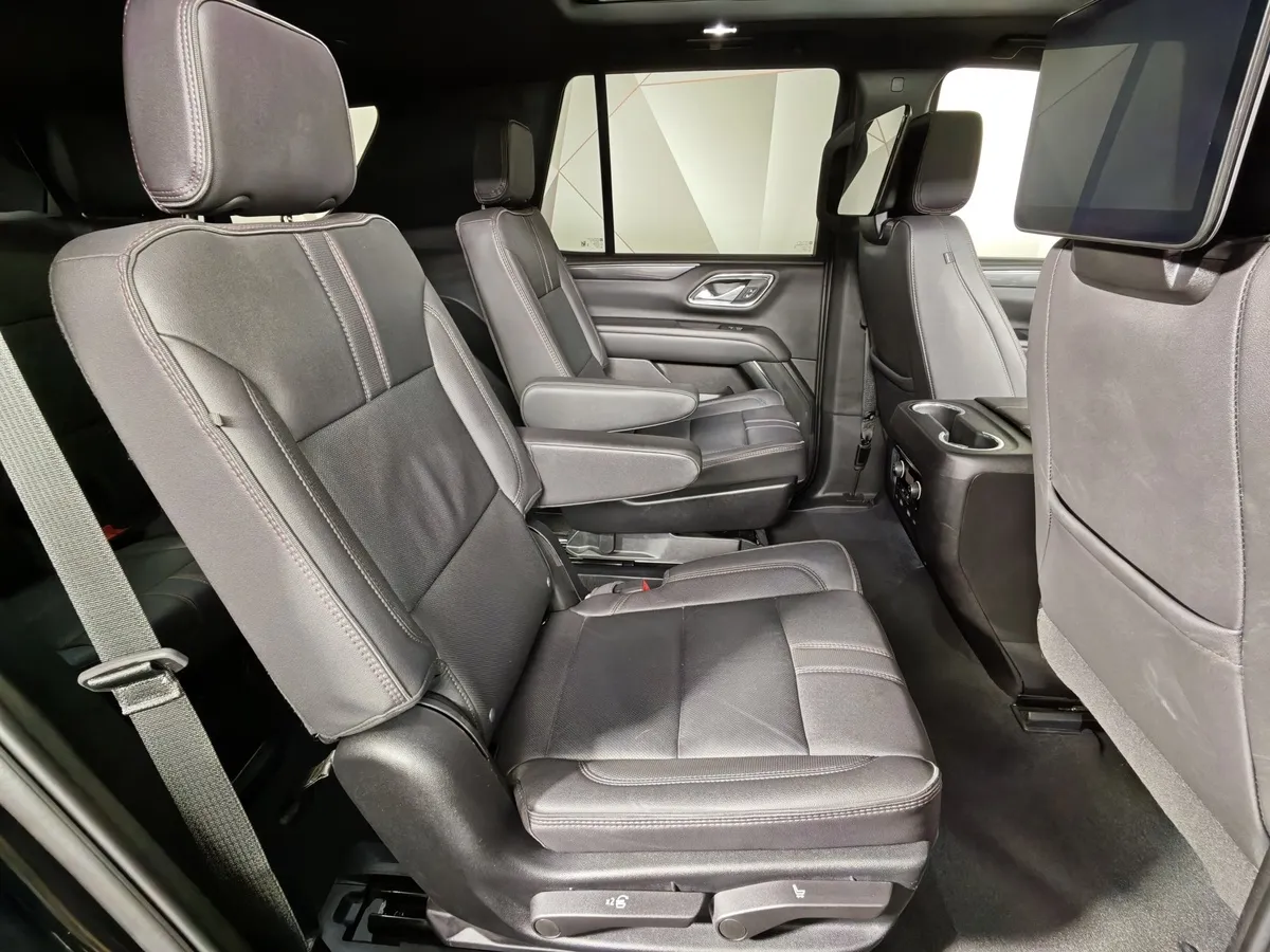 Chevrolet Tahoe 5.3 AT 4WD (343 л.с.) RST Черный в АВИЛОН. Слайд №16