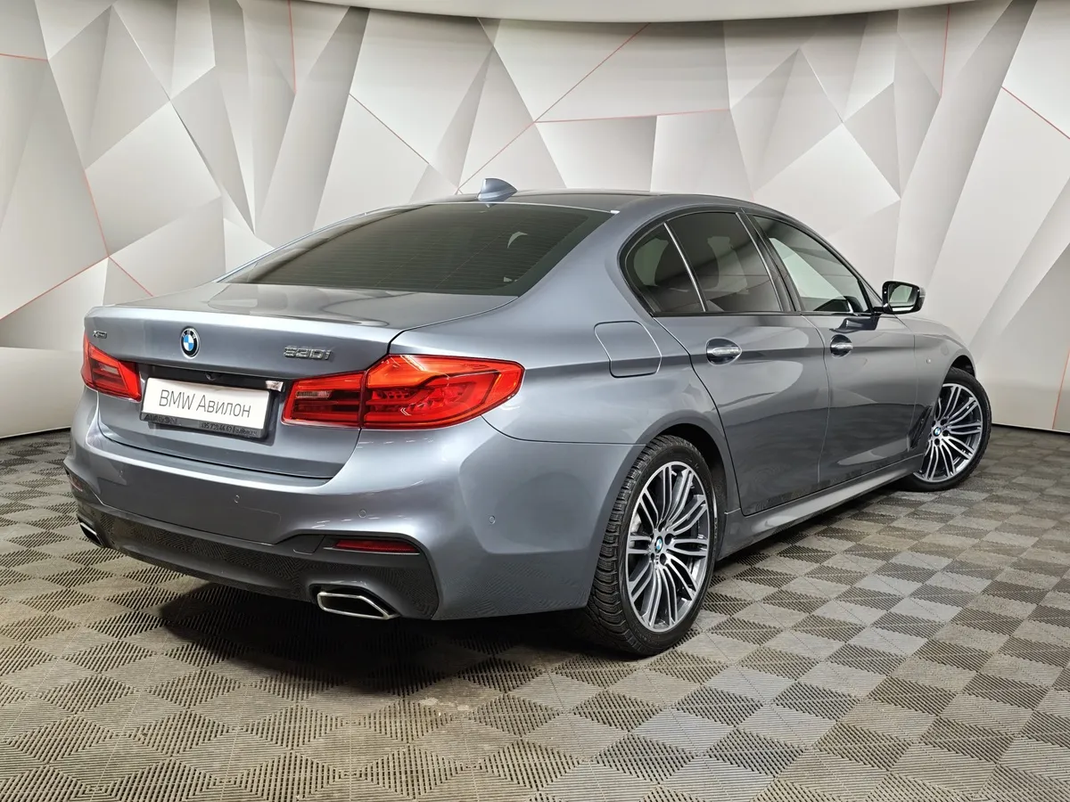 BMW 5 серия 530i xDrive Steptronic (249 л.с.) M Sport Plus Серый в АВИЛОН. Слайд №2
