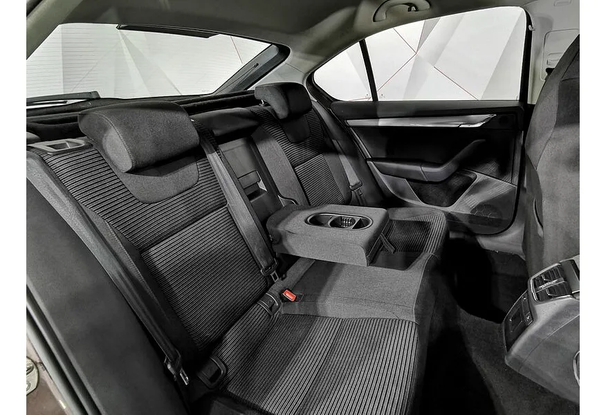 Skoda Octavia 1.8 TSI DSG (180 л.с.) Коричневый в АВИЛОН. Слайд №16