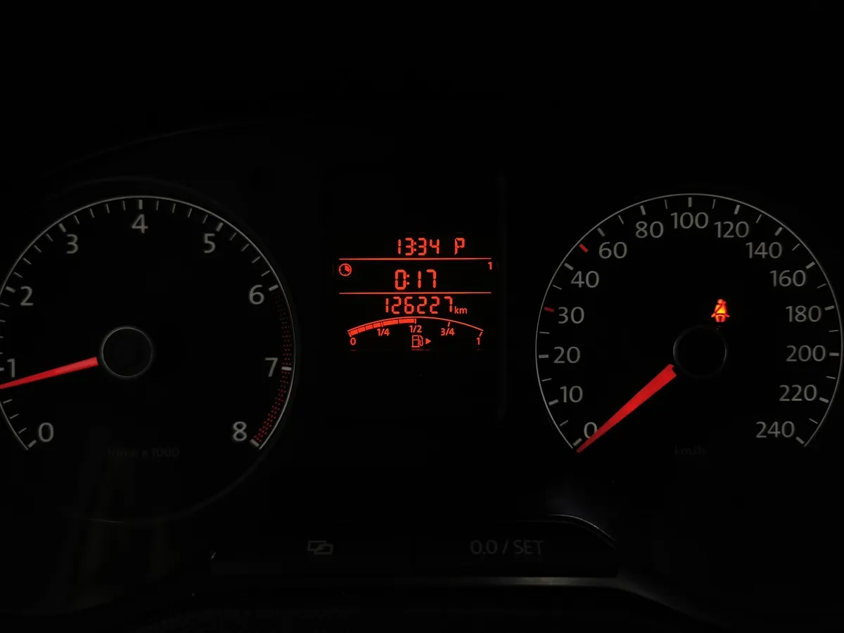 Volkswagen Polo 1.6 MPI AT (110 л.с.) Highline Синий в АВИЛОН. Слайд №17
