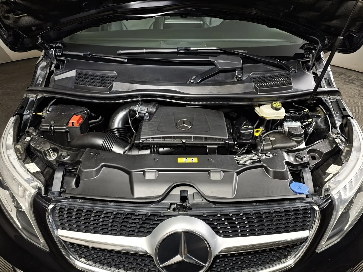 Mercedes-Benz V-Класс V 250 BlueTEC 7G-Tronic Plus 4x4 (190 л.с.) Черный в АВИЛОН. Слайд №11
