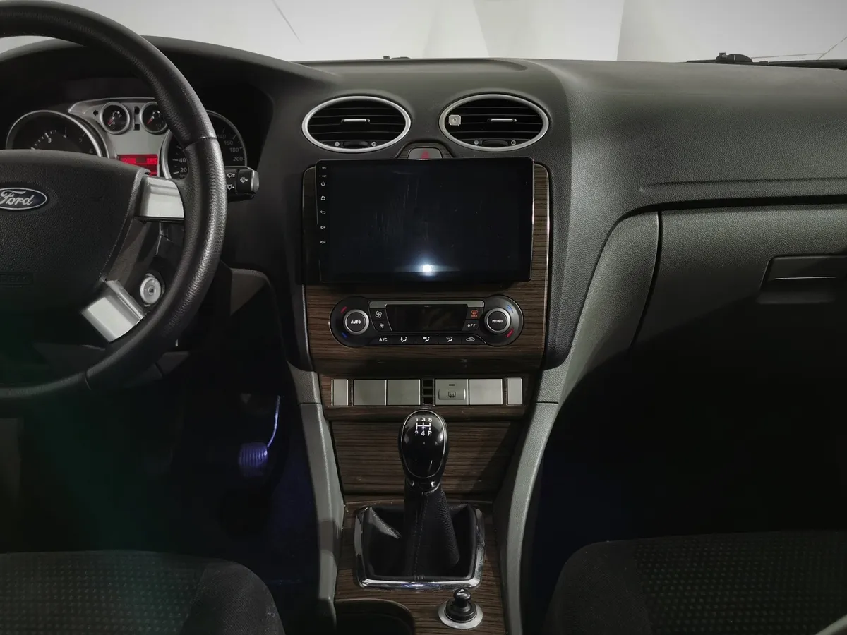 Ford Focus 1.8 MT (125 л.с.) Ghia Серебристый в АВИЛОН. Слайд №15